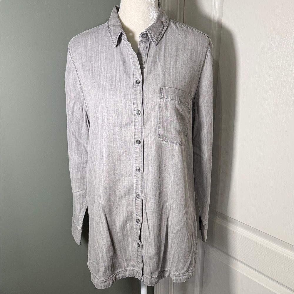 Chico’s Lyocell Grey Chambray Button Front Tunic Shirt Size 2 (US 12/14)